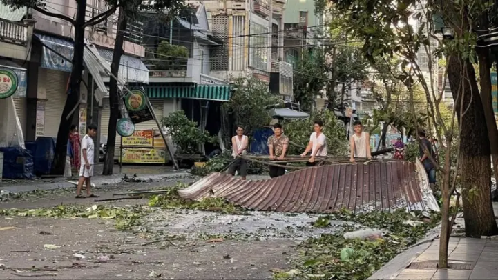 Phân bổ 30 tỷ đồng khắc phục hậu quả bão số 13